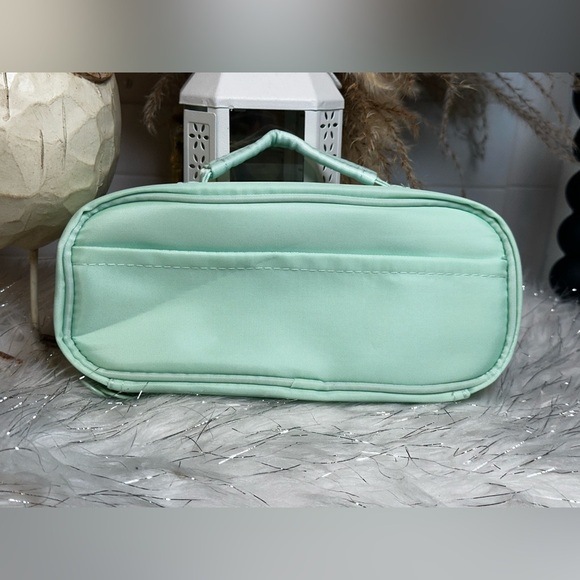 NIP- Pochacco Double Sided Nylon Case - Picture 4 of 6